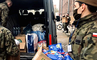 Wsparli bezdomnych i ubogich. Żołnierze WOT przekazali najpotrzebniejsze rzeczy